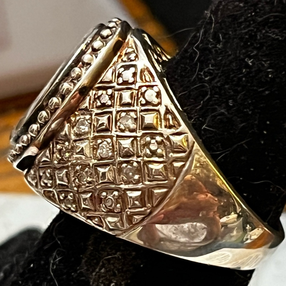 Bezel Set Oval Green Amethyst Ring - image 2